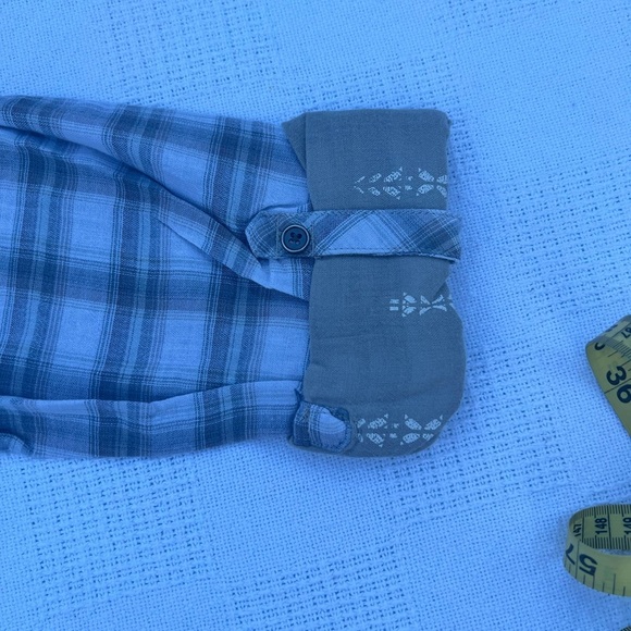 Columbia long sleeve shirt and Roll tab sleeve with hoodie - Picture 7 of 10